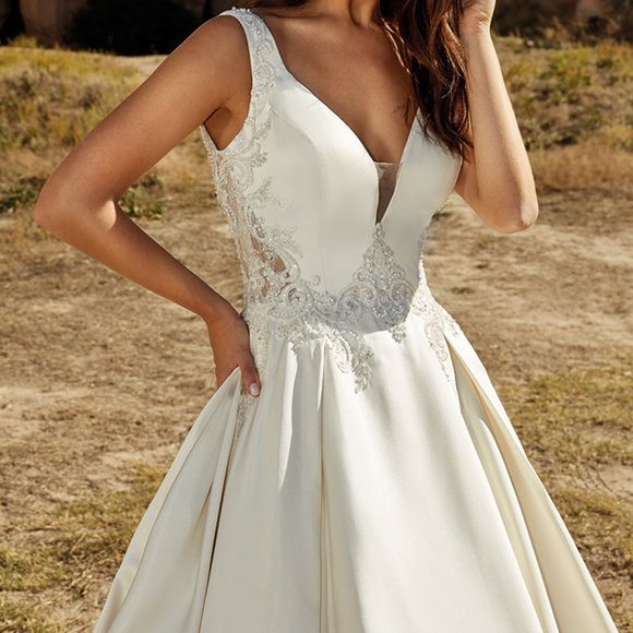 Eddy K Vida Wedding Dress - Picture 4 of 4